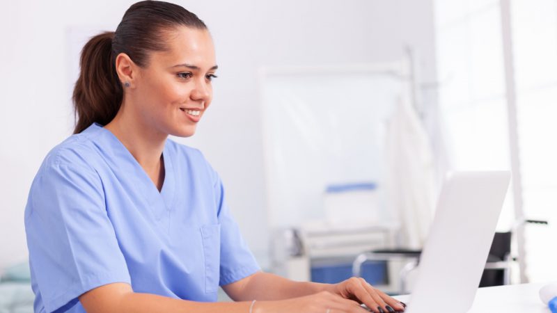 10 Tips on How to Be Successful in an Online Nursing class